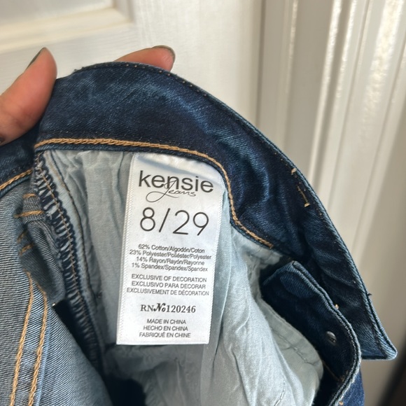 Kensie cropped jeans with unique design - Picture 6 of 6